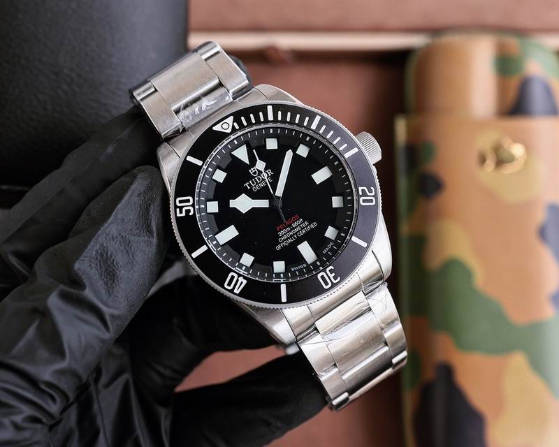 Tudor 42mm 071435